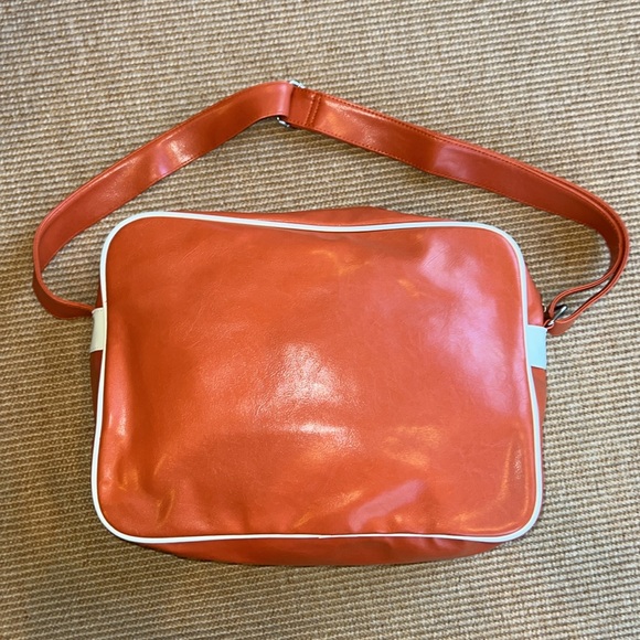 Retro Style Golden Gate Bridge San Francisco Carry-on Bag - Picture 2 of 7